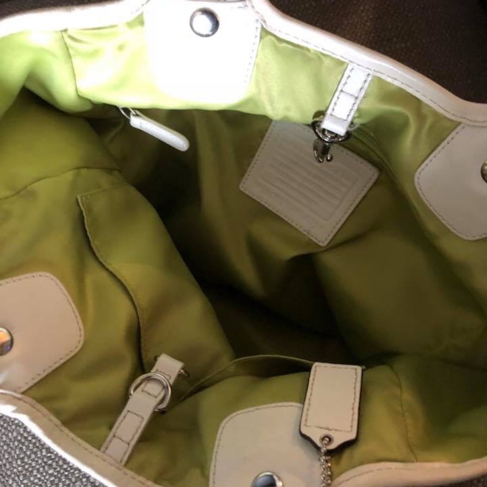 Authentic coach - Picture 2 of 3